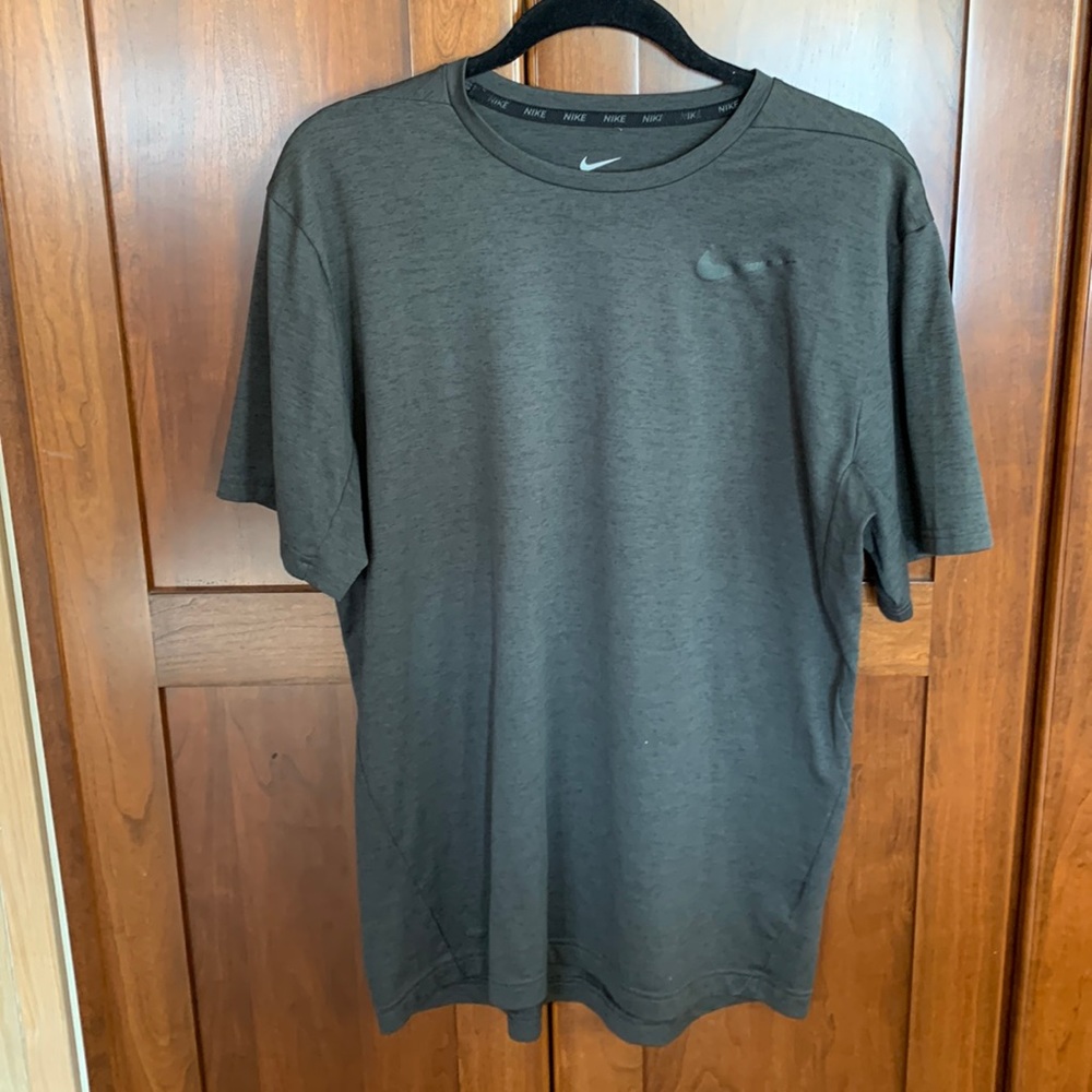 Nike dark gray dry fit tee size large.